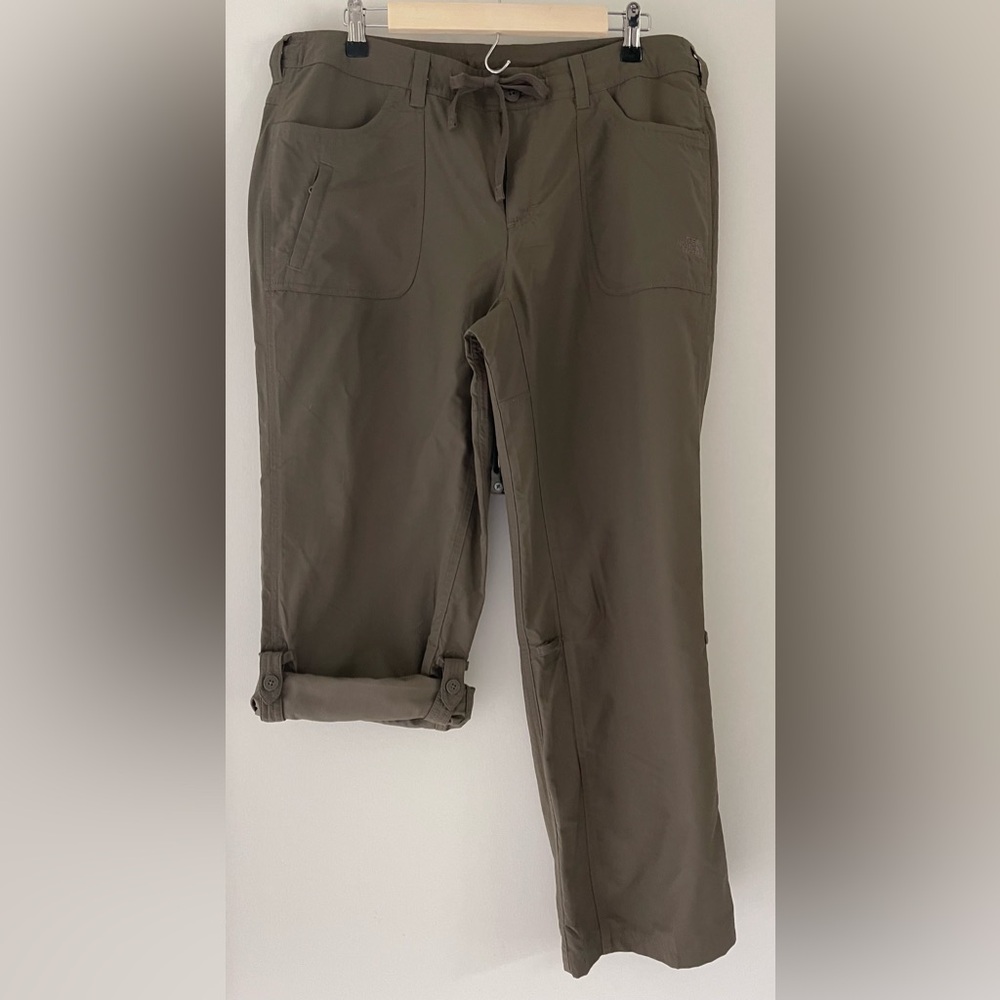 North Face Nylon Roll Up Pants
